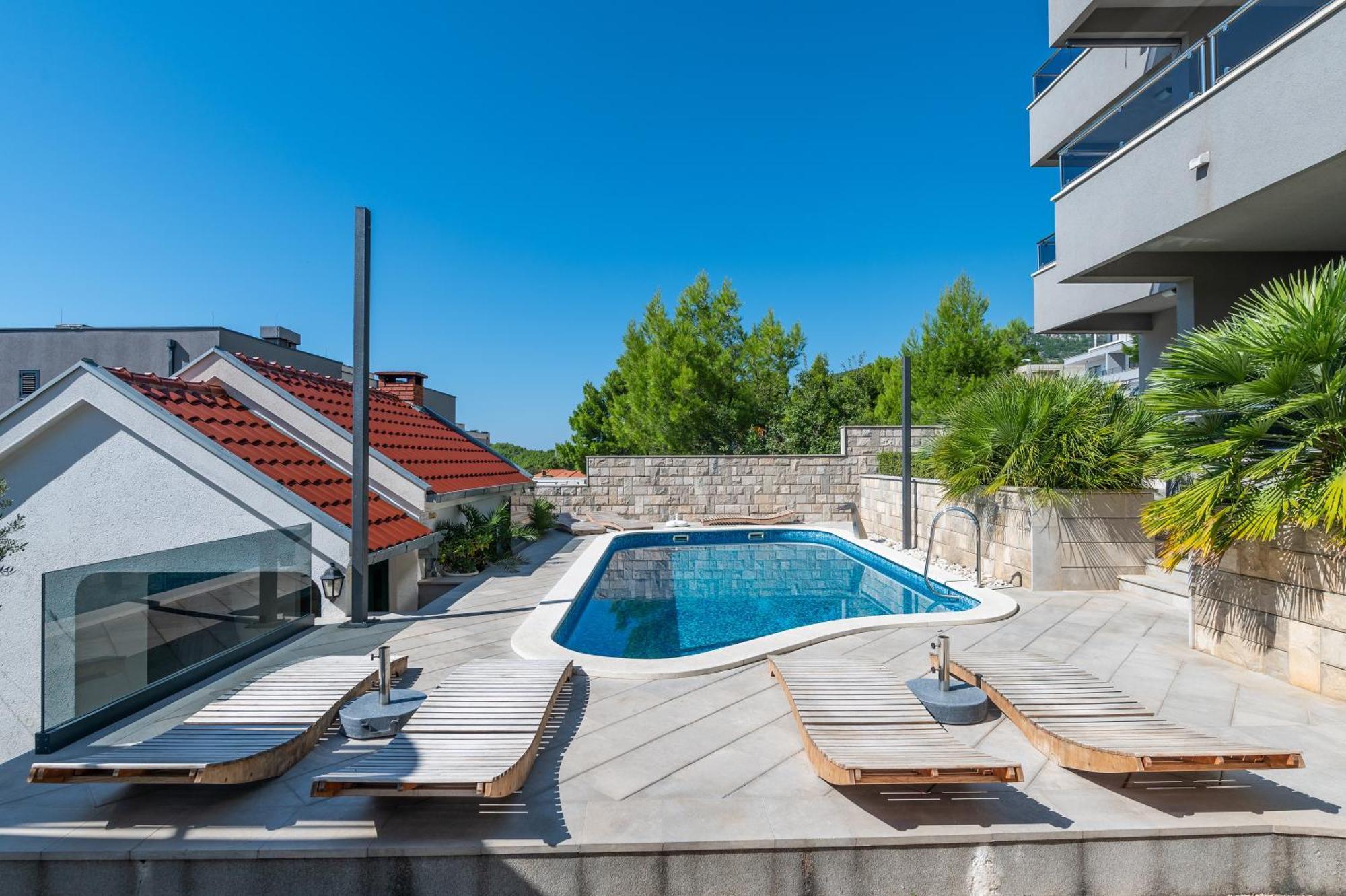 Villa Em Makarska Exterior photo
