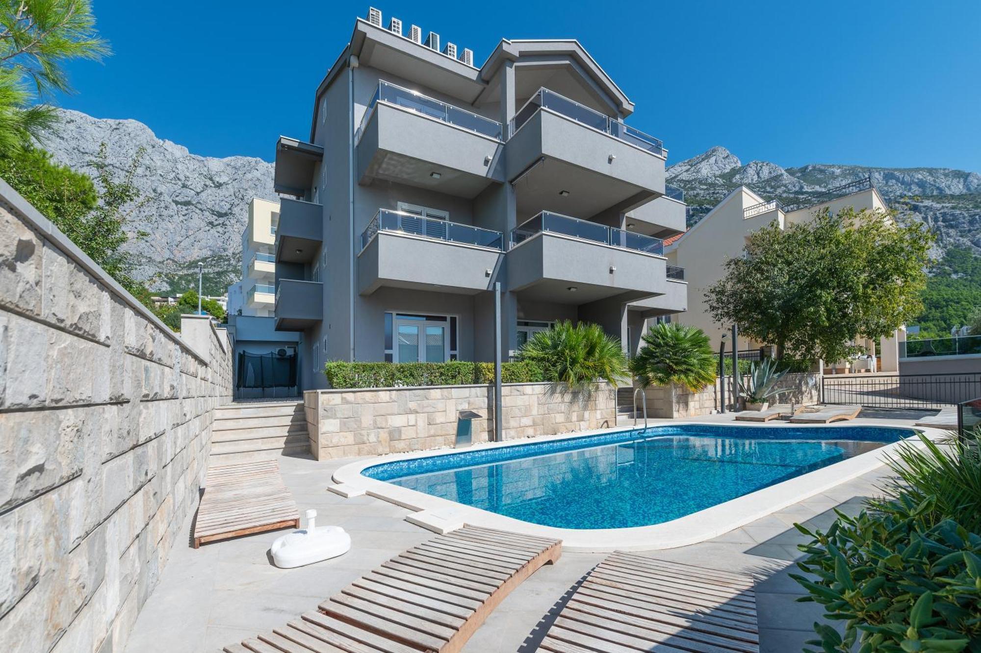 Villa Em Makarska Exterior photo