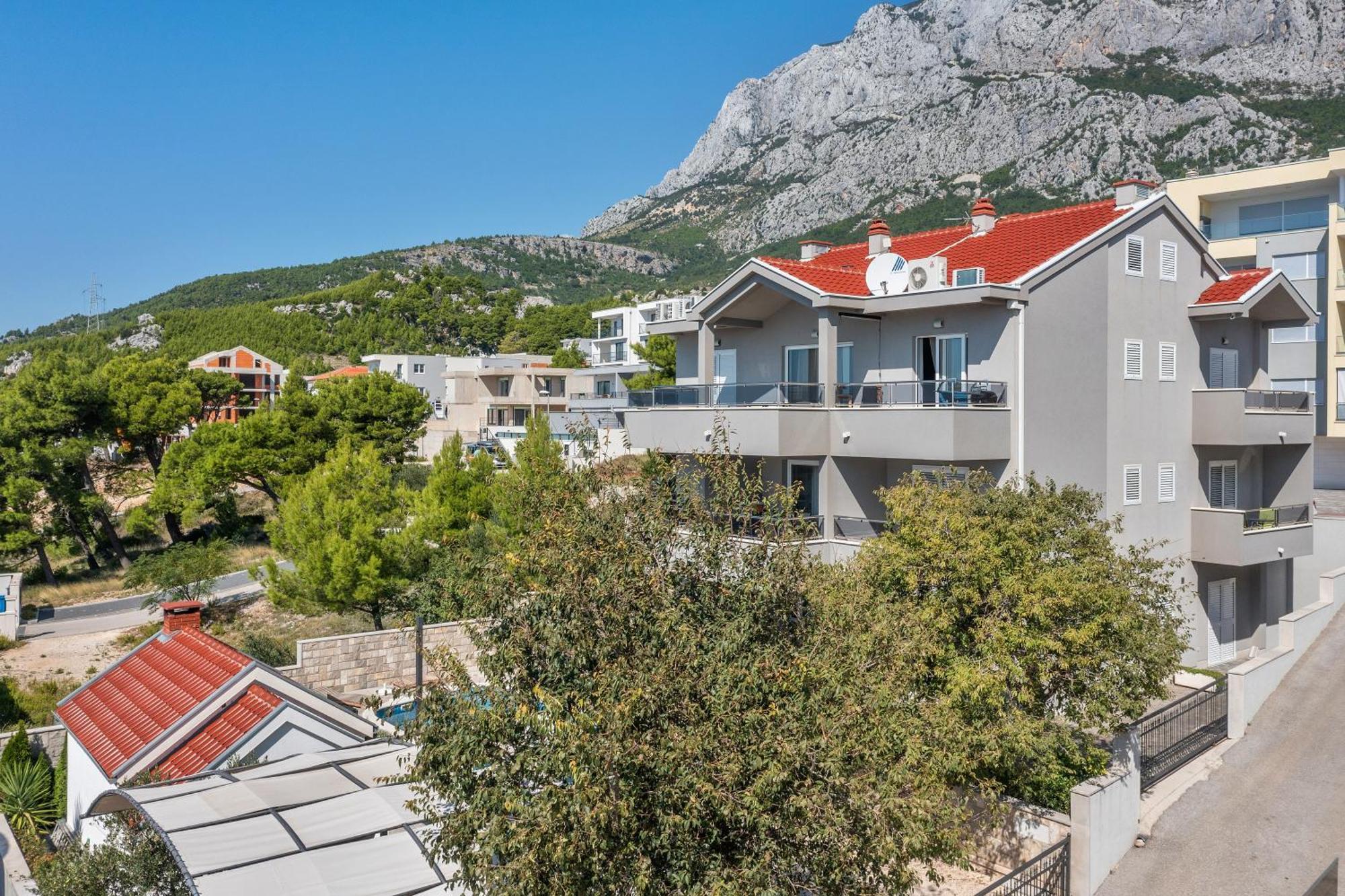 Villa Em Makarska Exterior photo