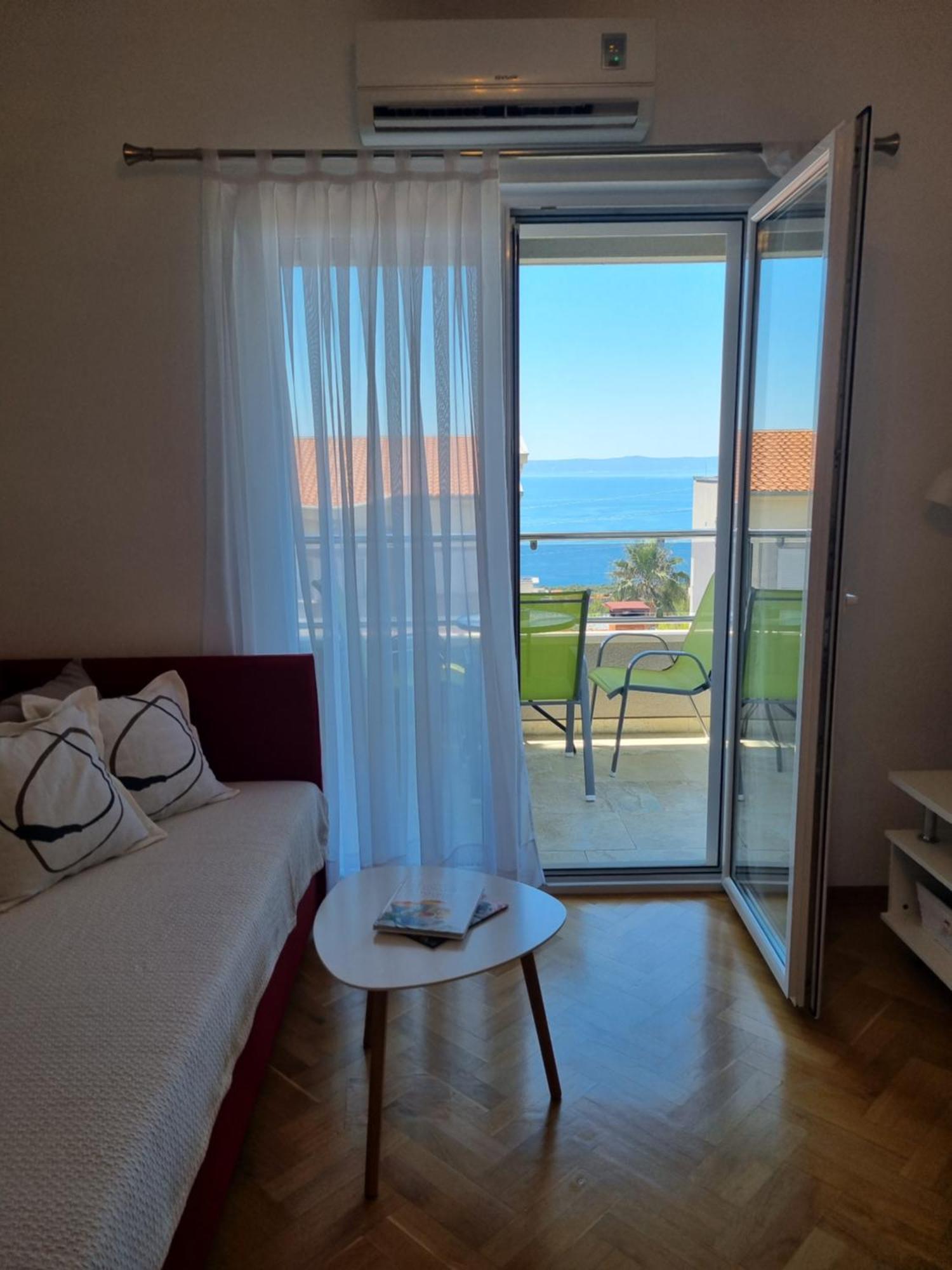 Villa Em Makarska Exterior photo